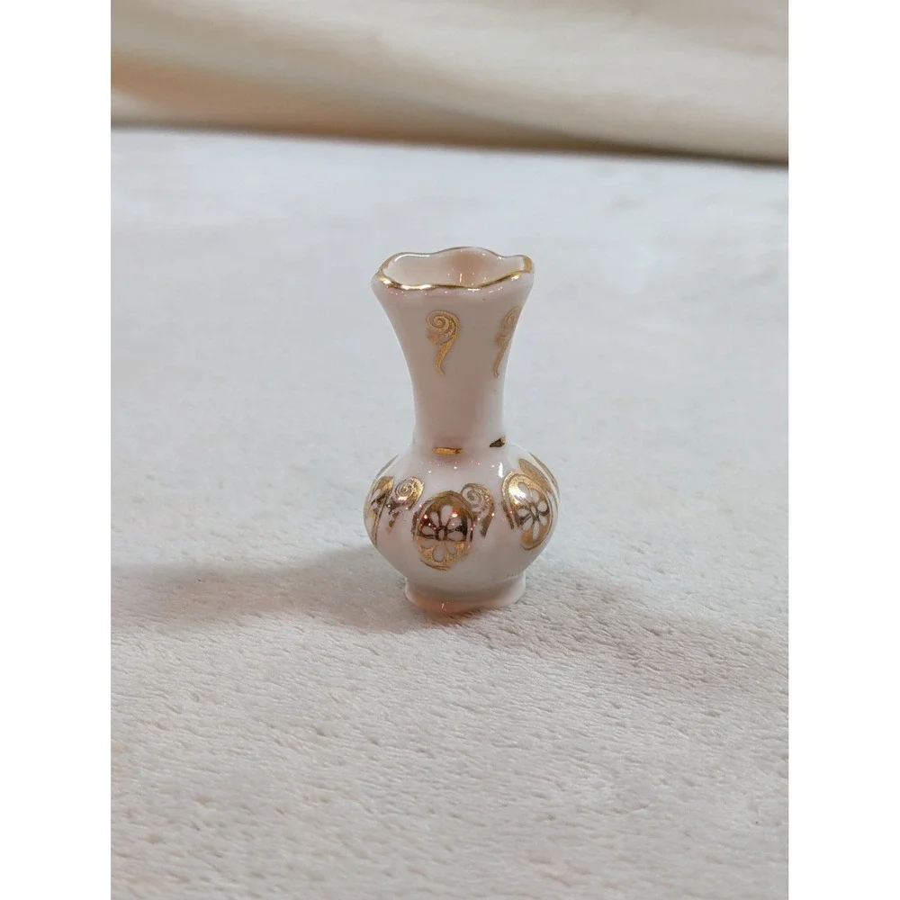 Vintage‎ Miniature Porcelain Bud Vase White Gold Floral Scalloped Rim 2 Inch